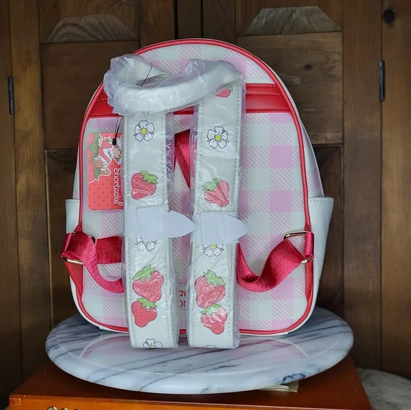 NWT Bioworld Strawberry Shortcake Backpack - Picture 10 of 14
